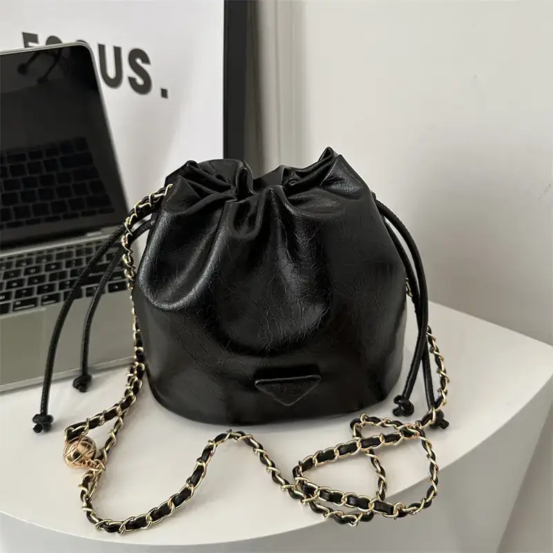 Black Chain Shoulder Bag for Women Winter New