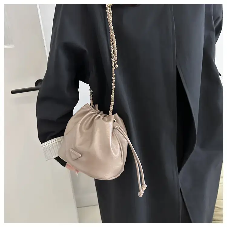 Black Chain Shoulder Bag for Women Winter New — feature 14