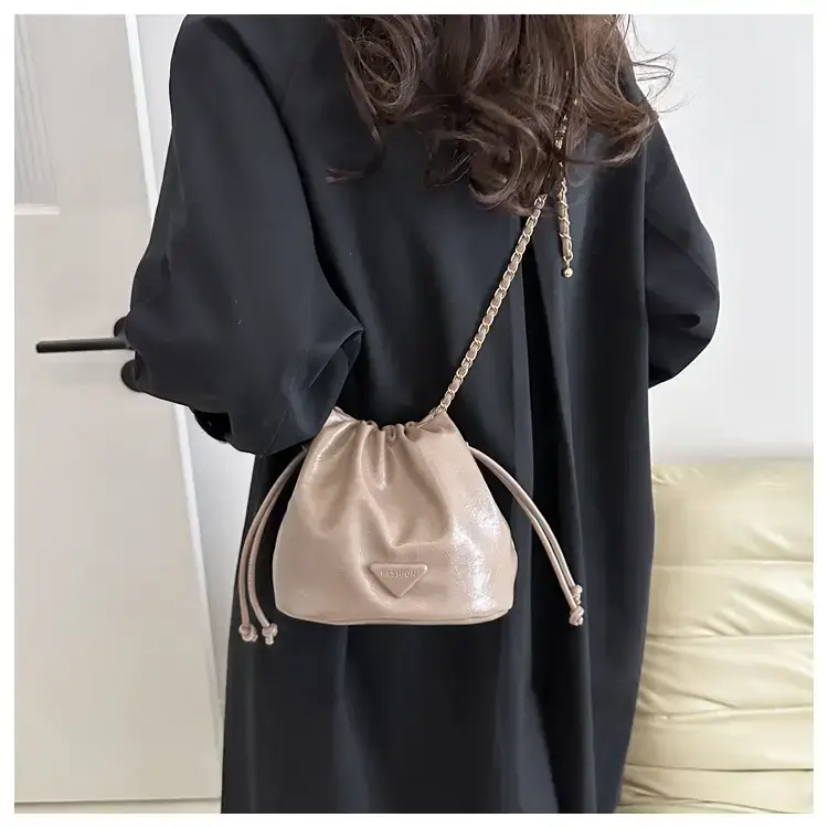 Black Chain Shoulder Bag for Women Winter New — feature 15