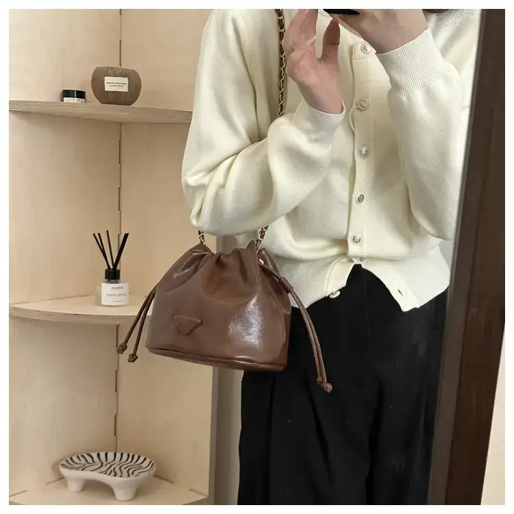 Black Chain Shoulder Bag for Women Winter New — feature 19