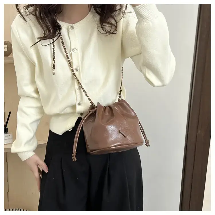 Black Chain Shoulder Bag for Women Winter New — feature 20
