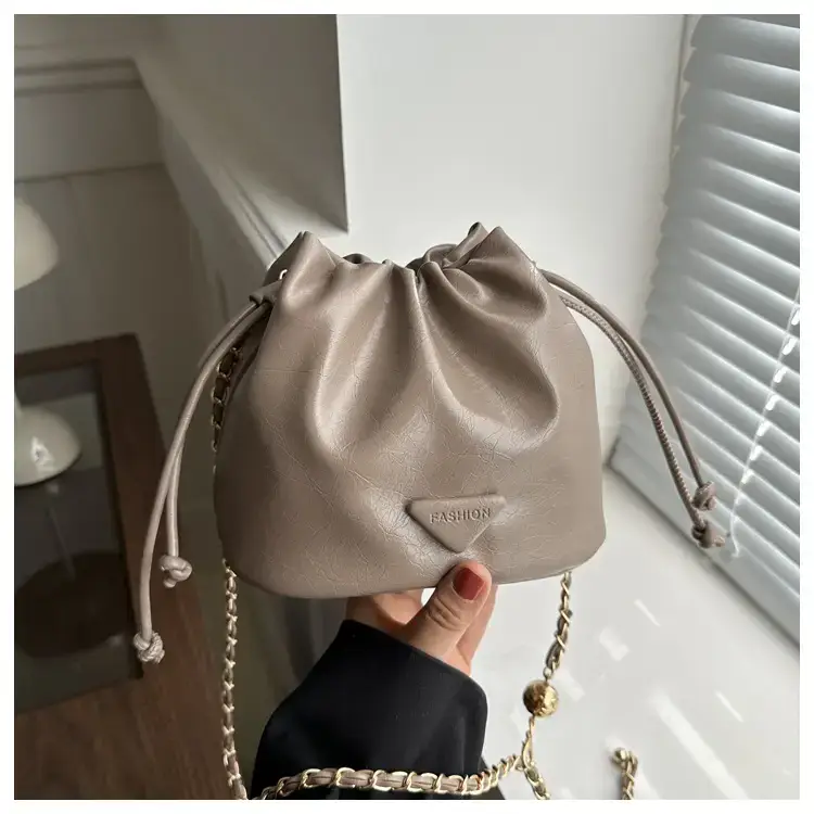 Black Chain Shoulder Bag for Women Winter New — feature 24