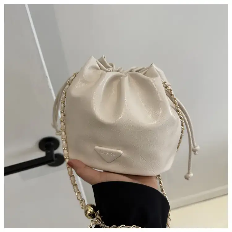 Black Chain Shoulder Bag for Women Winter New — feature 27