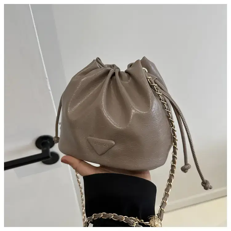 Black Chain Shoulder Bag for Women Winter New — feature 28
