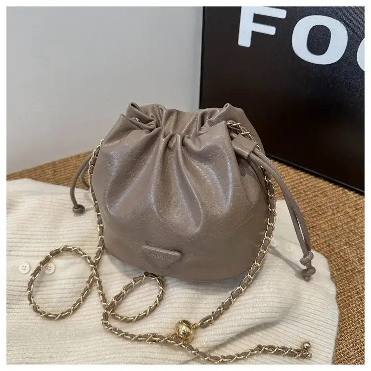 Black Chain Shoulder Bag for Women Winter New — feature 31