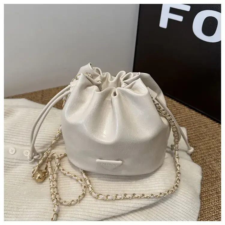 Black Chain Shoulder Bag for Women Winter New — feature 34