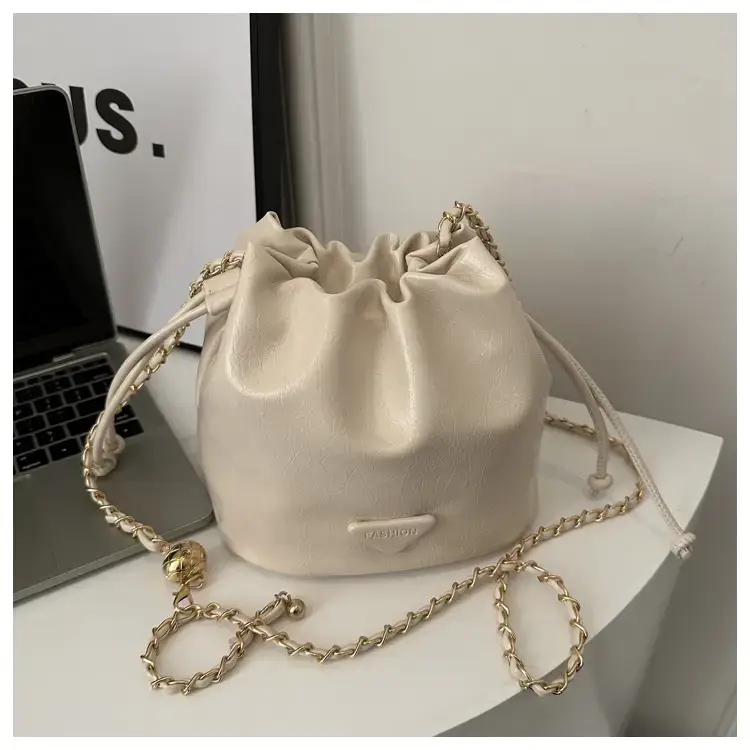 Black Chain Shoulder Bag for Women Winter New — feature 35