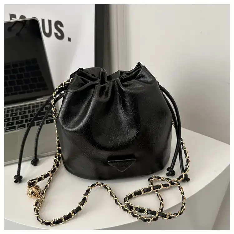 Black Chain Shoulder Bag for Women Winter New — feature 38