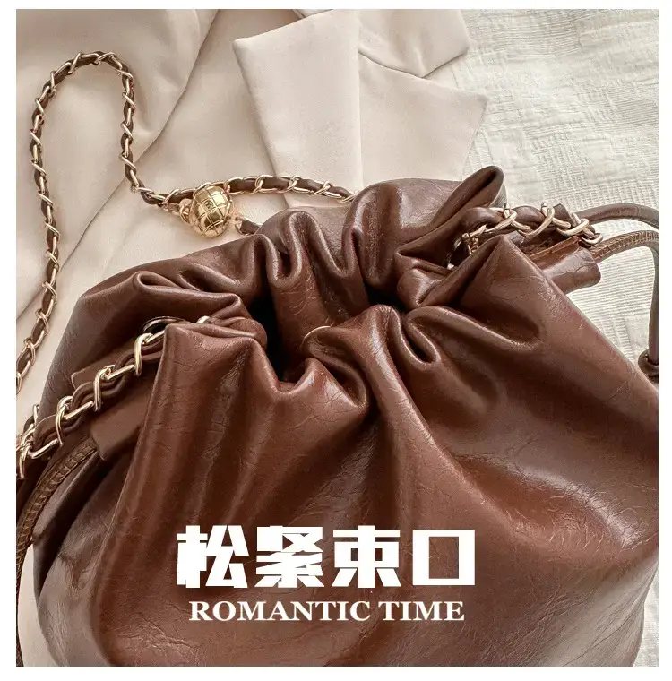 Black Chain Shoulder Bag for Women Winter New — feature 4