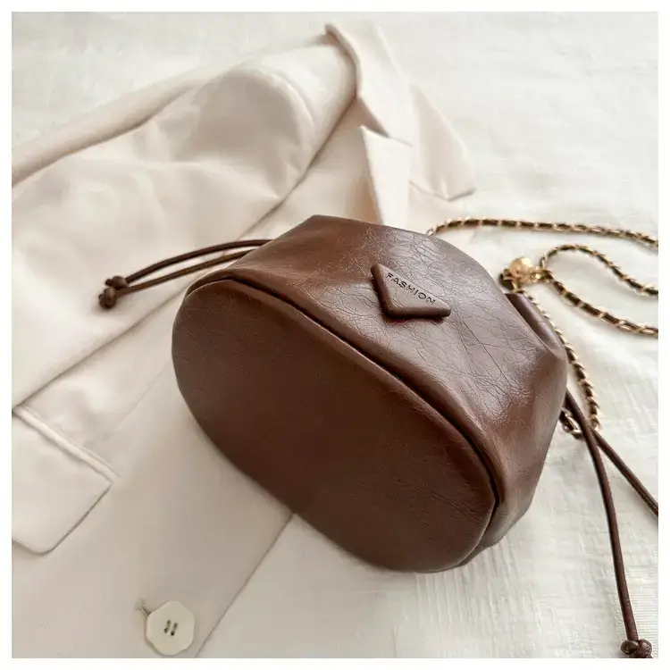 Black Chain Shoulder Bag for Women Winter New — feature 7