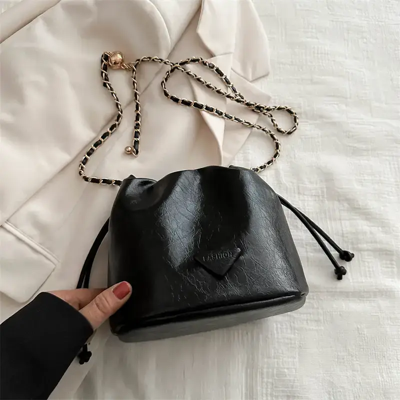 Black Chain Shoulder Bag for Women Winter New