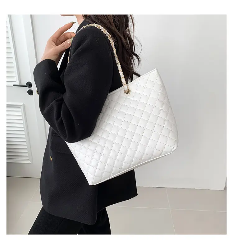 Women Quilted Beige Shoulder Bag 2023 Winter — feature 11