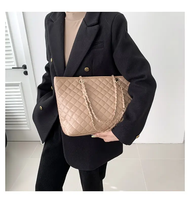 Women Quilted Beige Shoulder Bag 2023 Winter — feature 15