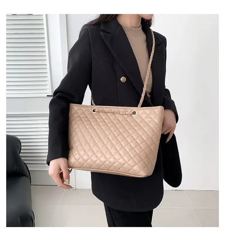 Women Quilted Beige Shoulder Bag 2023 Winter — feature 16