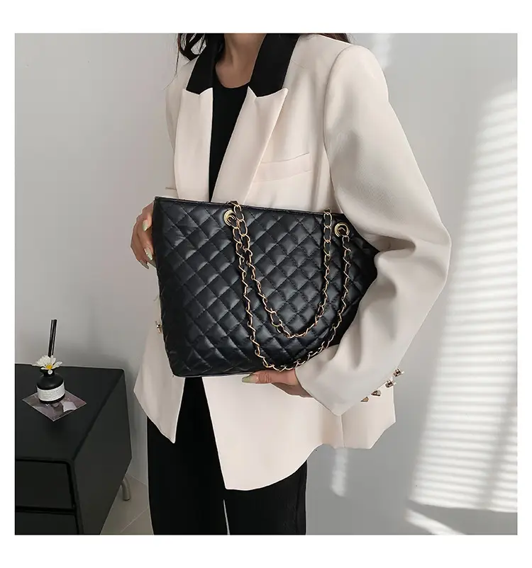 Women Quilted Beige Shoulder Bag 2023 Winter — feature 20