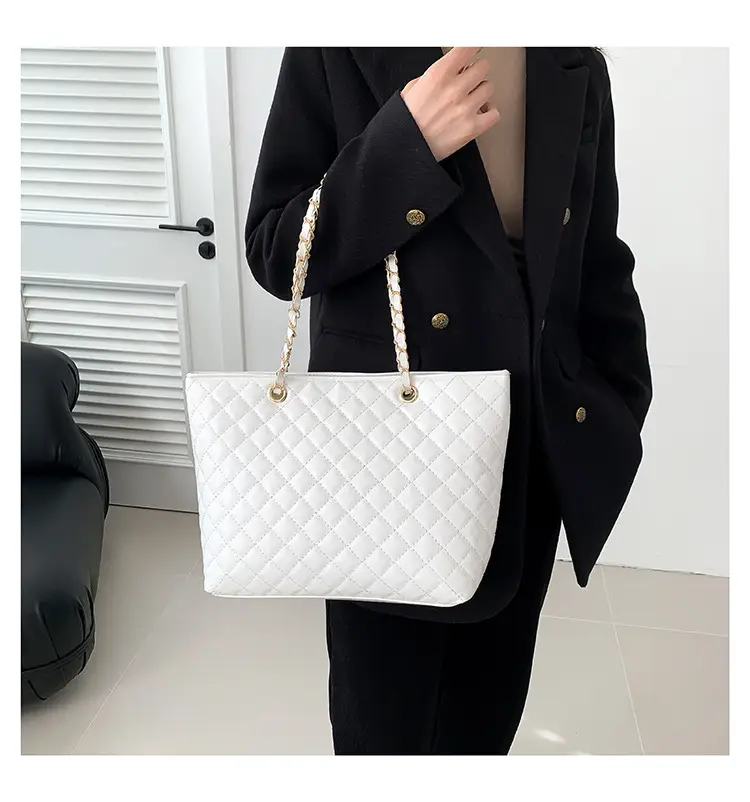 Women Quilted Beige Shoulder Bag 2023 Winter — feature 9