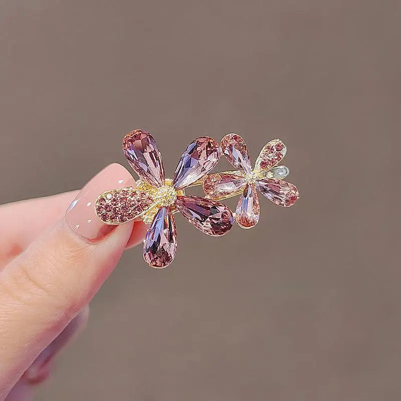 Sweet Flower Hairpin with Zircon Duckbill Clip — feature 3