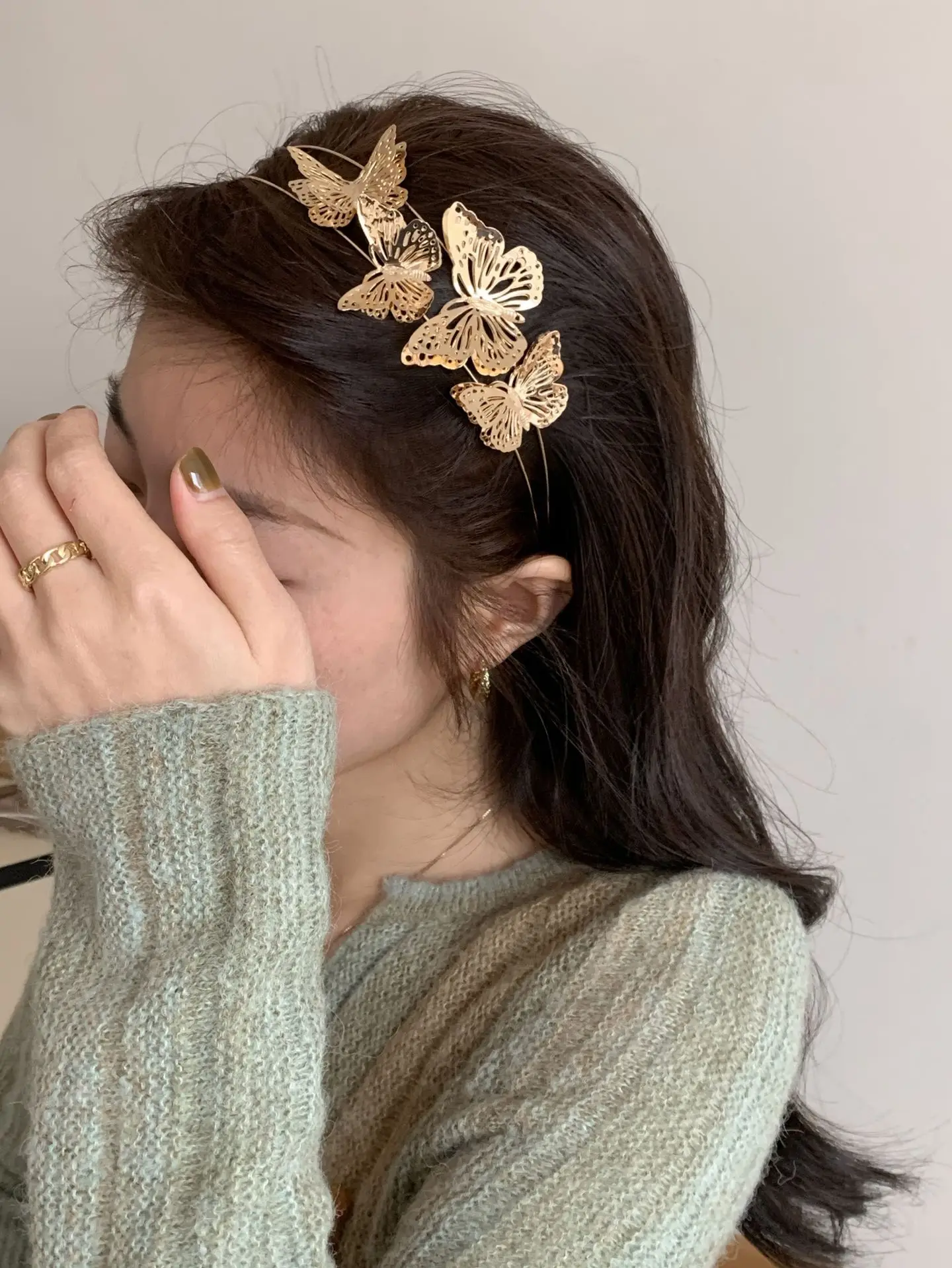 Golden Butterfly Hairpin with Lace Edge for Women — feature 7