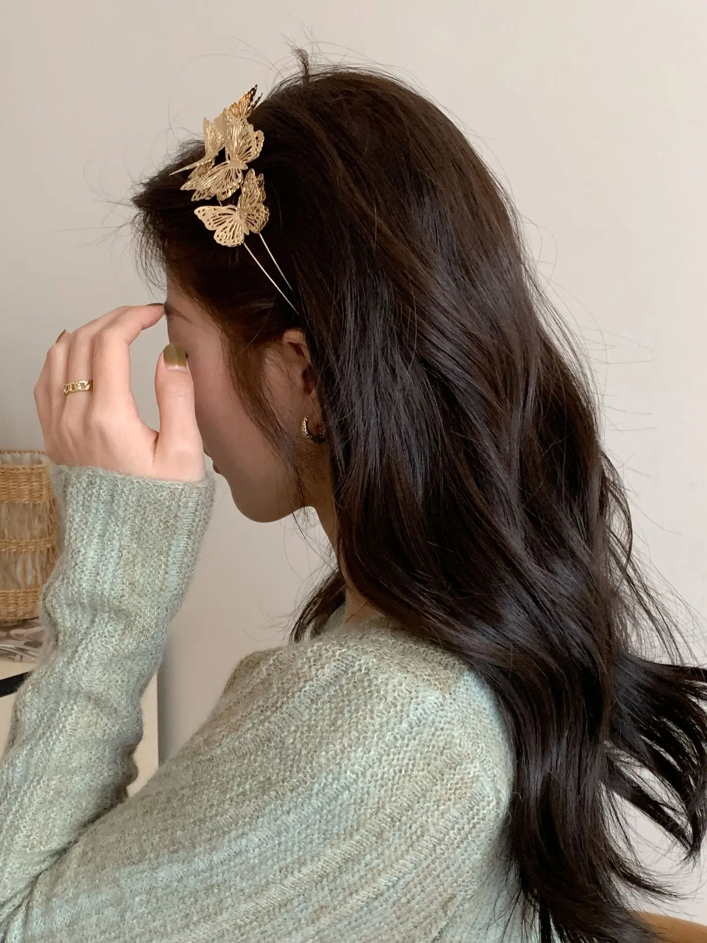 Golden Butterfly Hairpin with Lace Edge for Women — feature 9