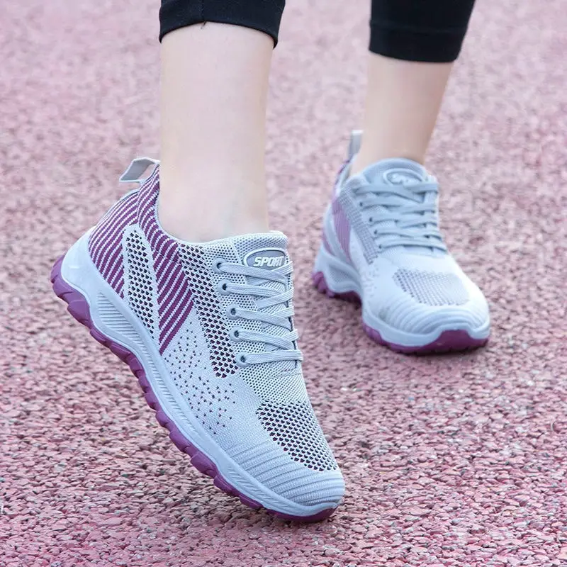 Women White Checkered Casual Sneakers 2025 - Image 13