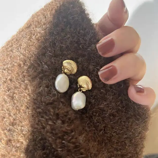 French Romantic Pearl Earrings Silver Pin Retro Baroque - Image 2