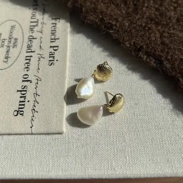 French Romantic Pearl Earrings Silver Pin Retro Baroque - Image 4