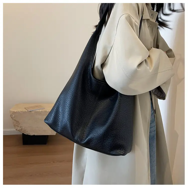 Women Large Capacity Tan Leather Tote Bag 2023 — feature 20