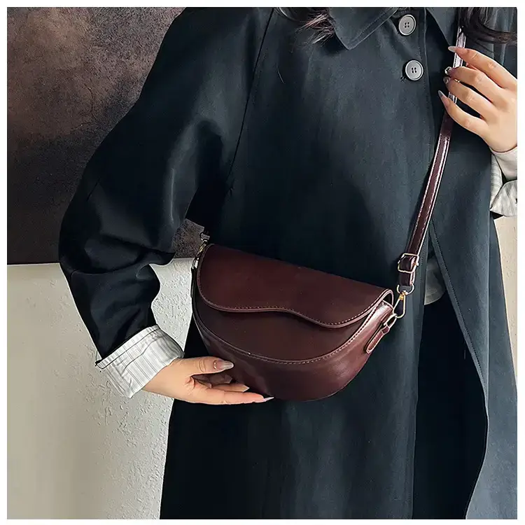 Black Textured Shoulder Bag for Women 2024 — feature 11