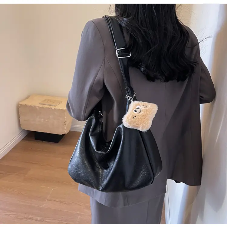 Women Large Capacity Brown Leather Shoulder Bag 2023 — feature 27