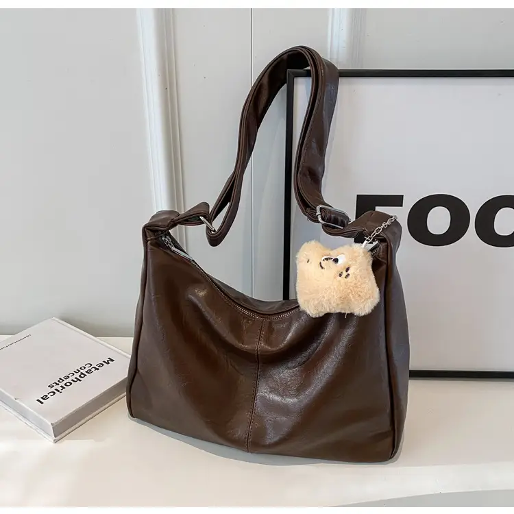 Women Large Capacity Brown Leather Shoulder Bag 2023 — feature 36