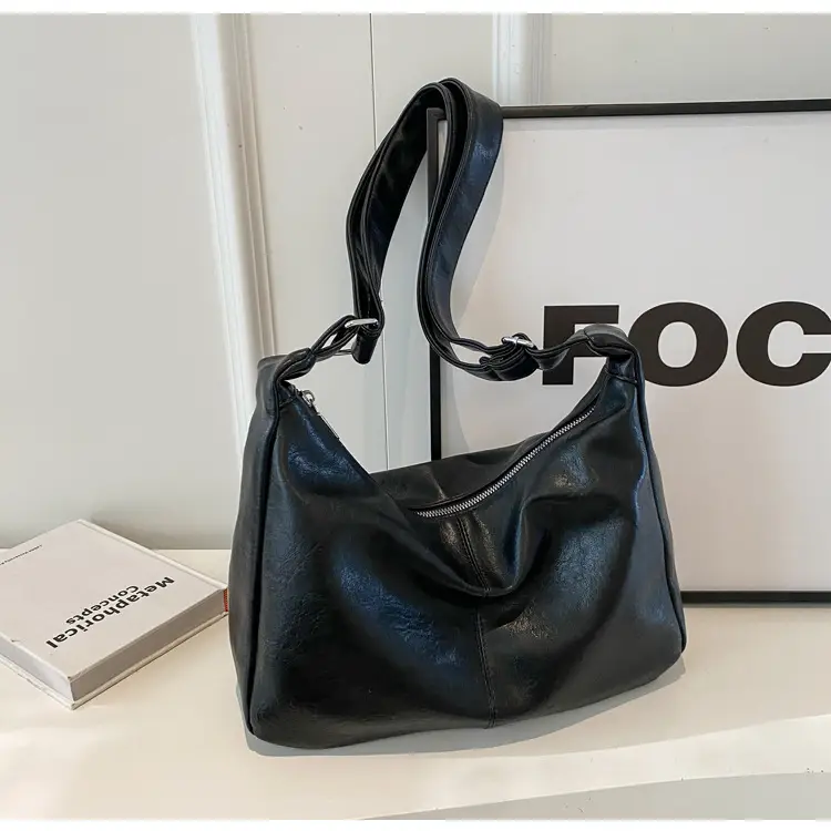 Women Large Capacity Brown Leather Shoulder Bag 2023 — feature 38