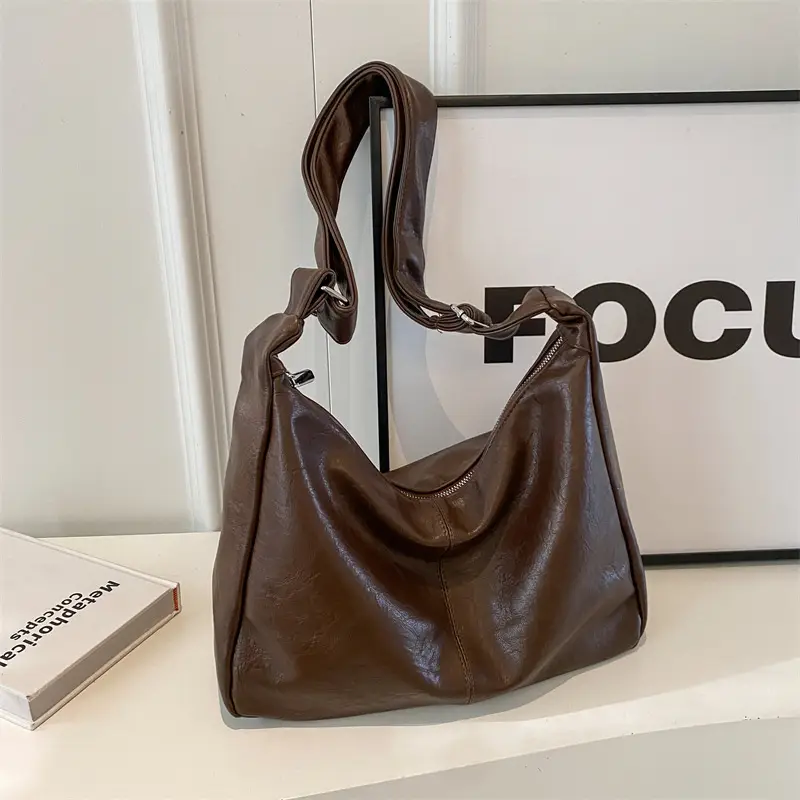 No pendant Brown