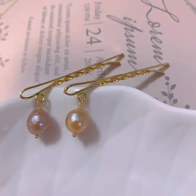 Elegant Pearl Hairpin with Retro Design - Image 4
