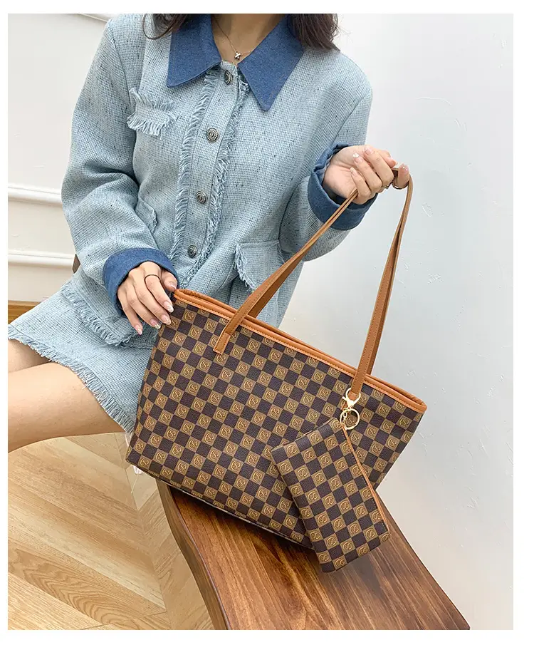 2-piece Chessboard Plaid Tote Bag with Wallet & Pendant — feature 11