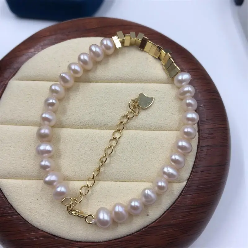 Pearl Bracelet with Gold Clasp for Women — feature 11