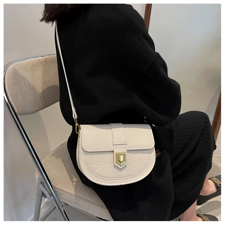 Retro French Saddle Bag Women Spring 2023 — feature 12