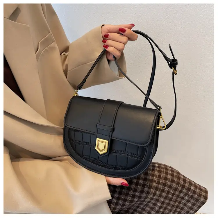 Retro French Saddle Bag Women Spring 2023 — feature 13