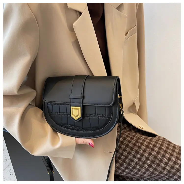 Retro French Saddle Bag Women Spring 2023 — feature 14