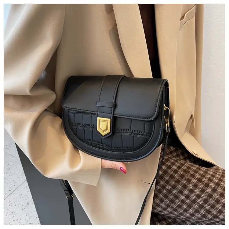 Retro French Saddle Bag Women Spring 2023 — feature 15