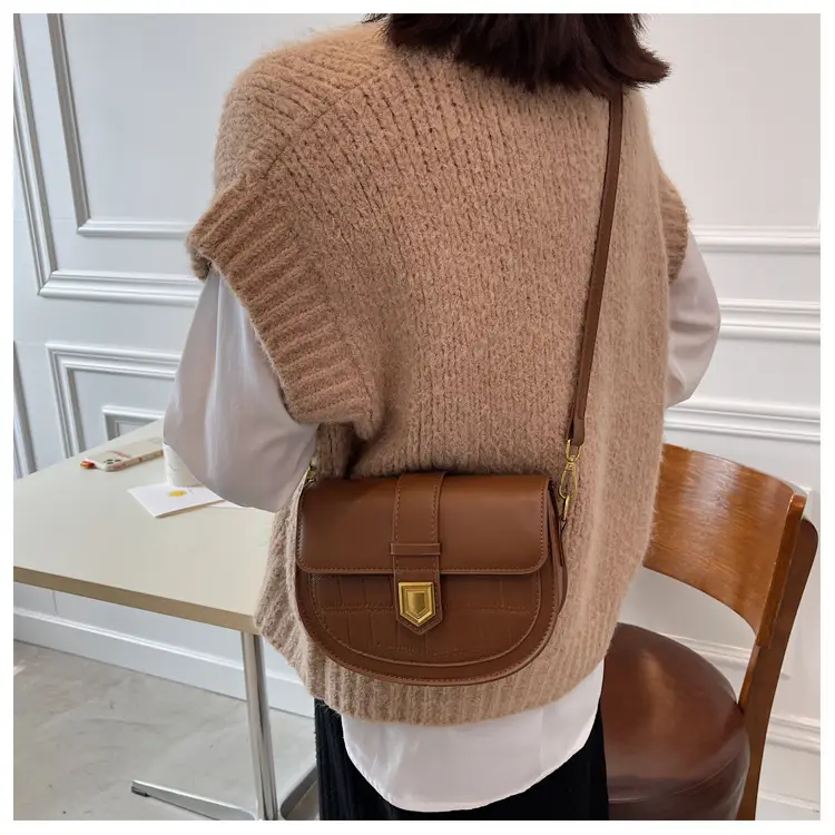 Retro French Saddle Bag Women Spring 2023 — feature 16