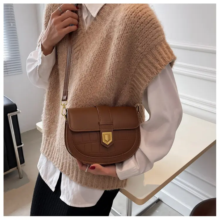 Retro French Saddle Bag Women Spring 2023 — feature 17