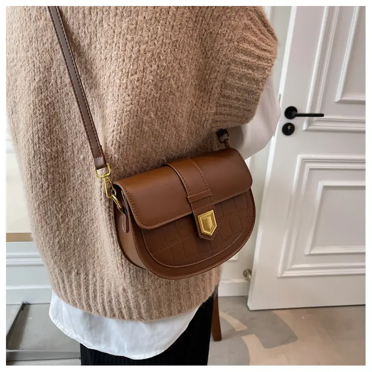 Retro French Saddle Bag Women Spring 2023 — feature 19