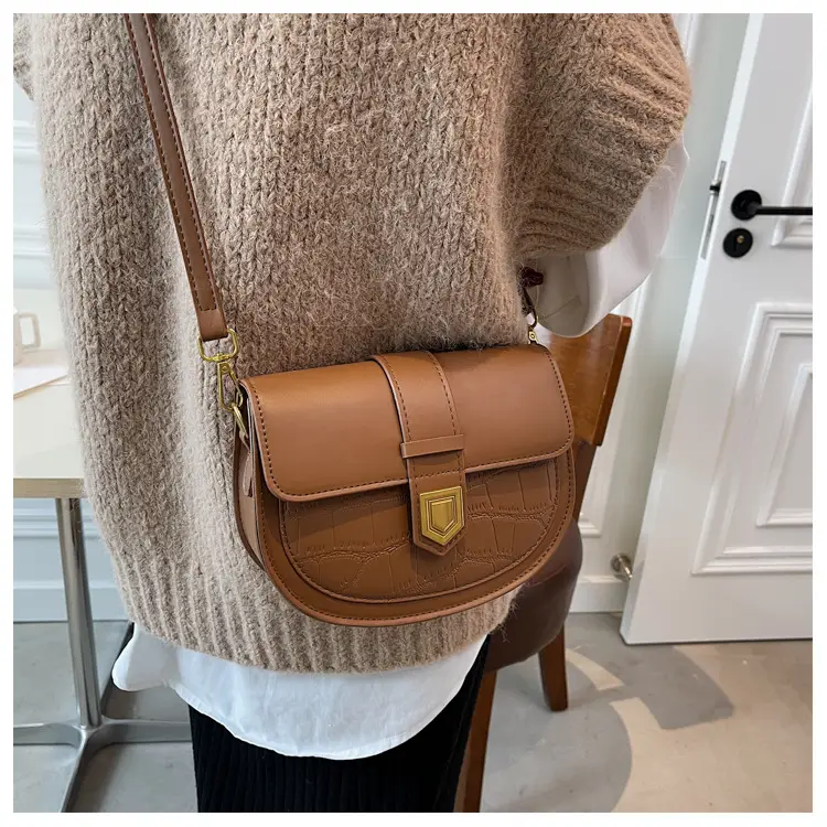 Retro French Saddle Bag Women Spring 2023 — feature 20