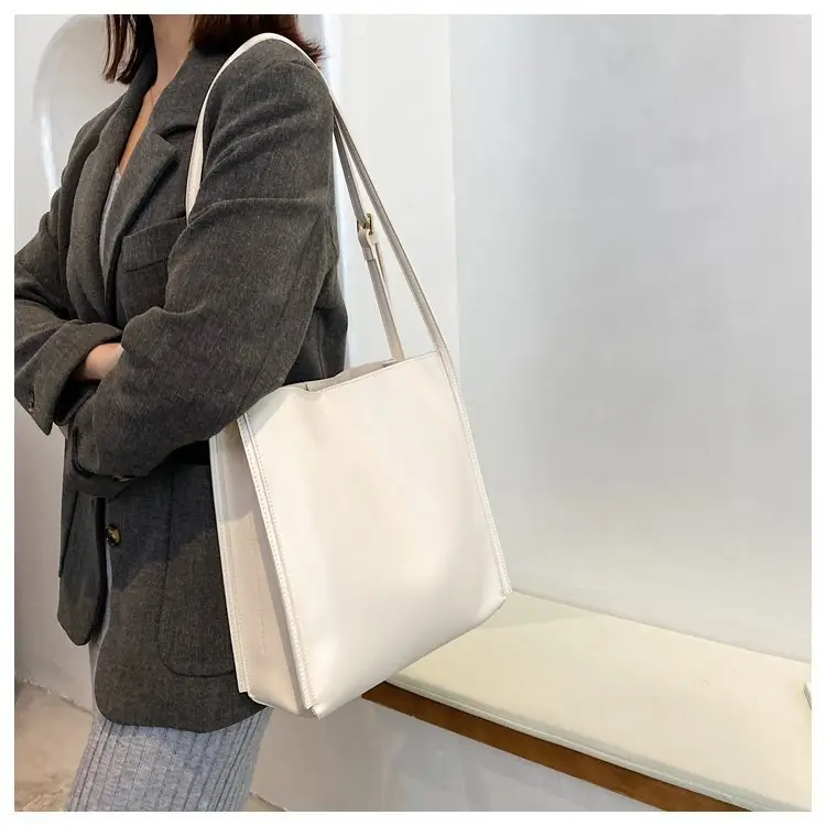 Women's White Retro Shoulder Bag 2023 Summer — feature 14