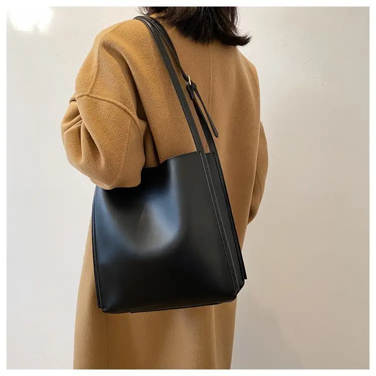 Women's White Retro Shoulder Bag 2023 Summer — feature 16