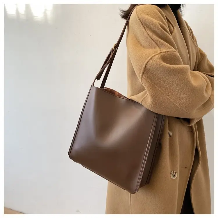 Women's White Retro Shoulder Bag 2023 Summer — feature 17