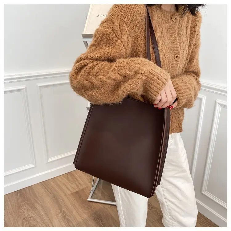 Women's White Retro Shoulder Bag 2023 Summer — feature 20