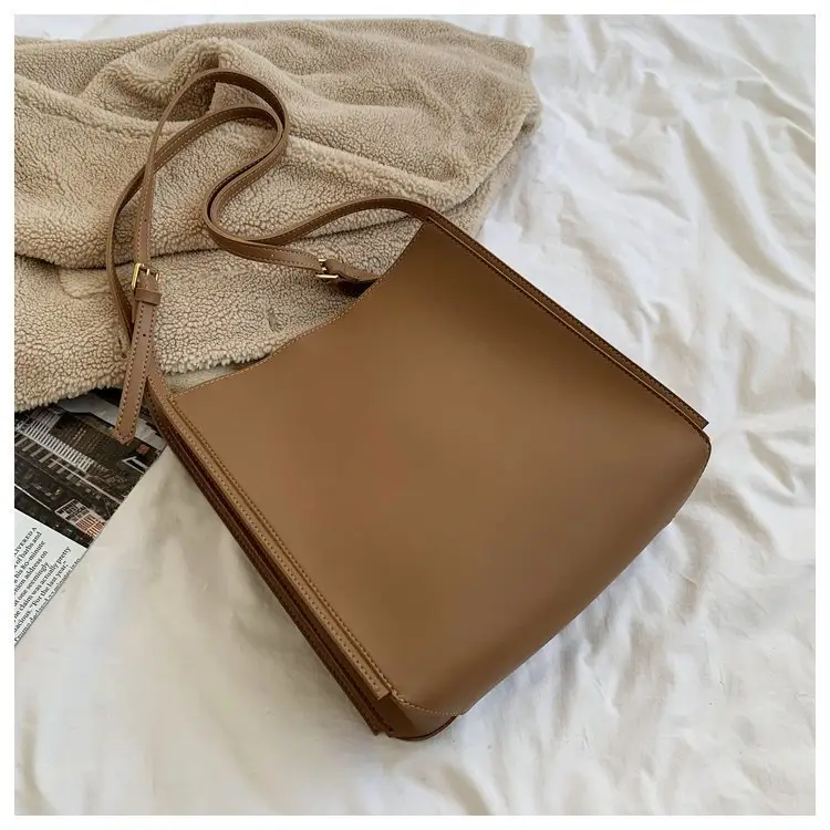 Women's White Retro Shoulder Bag 2023 Summer — feature 21