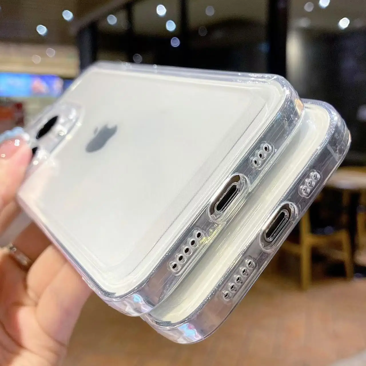 Transparent Phone Case for Apple 16 Pro Max with Anti-Drop Protection — feature 4