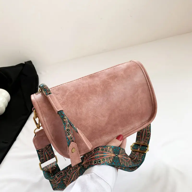 Brown Leather Crossbody Bag with Patterned Strap — feature 16